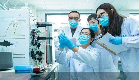 集采风暴再起 第三轮国采开标，本土龙头药企为生存与市场展开激烈角逐